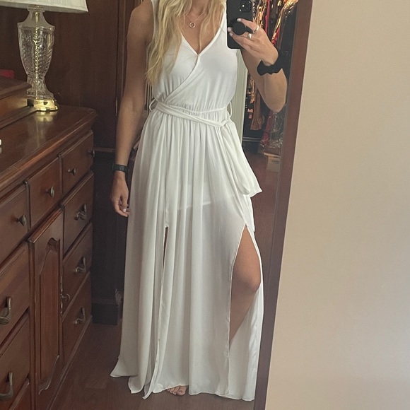 NWT - VICI Sleeveless Maxi Dress - Size XS White - Picture 3 of 3